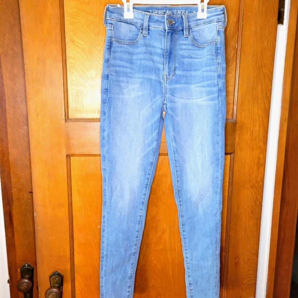 American Eagle Super Hogh Rise Jegging Size 4
